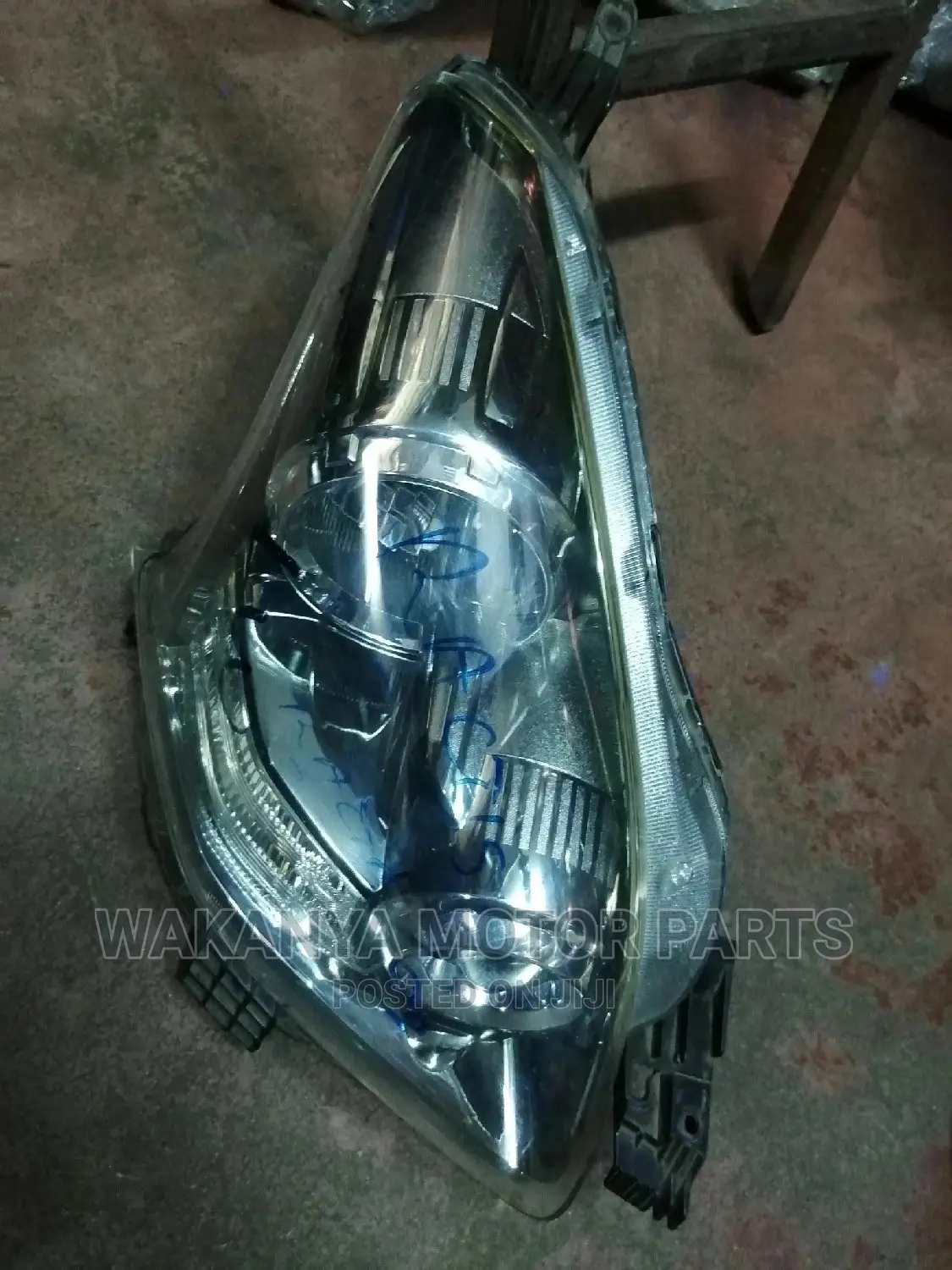 Toyota Ractis 2008/2010 Xenon Headlamp, Ex Japan Parts