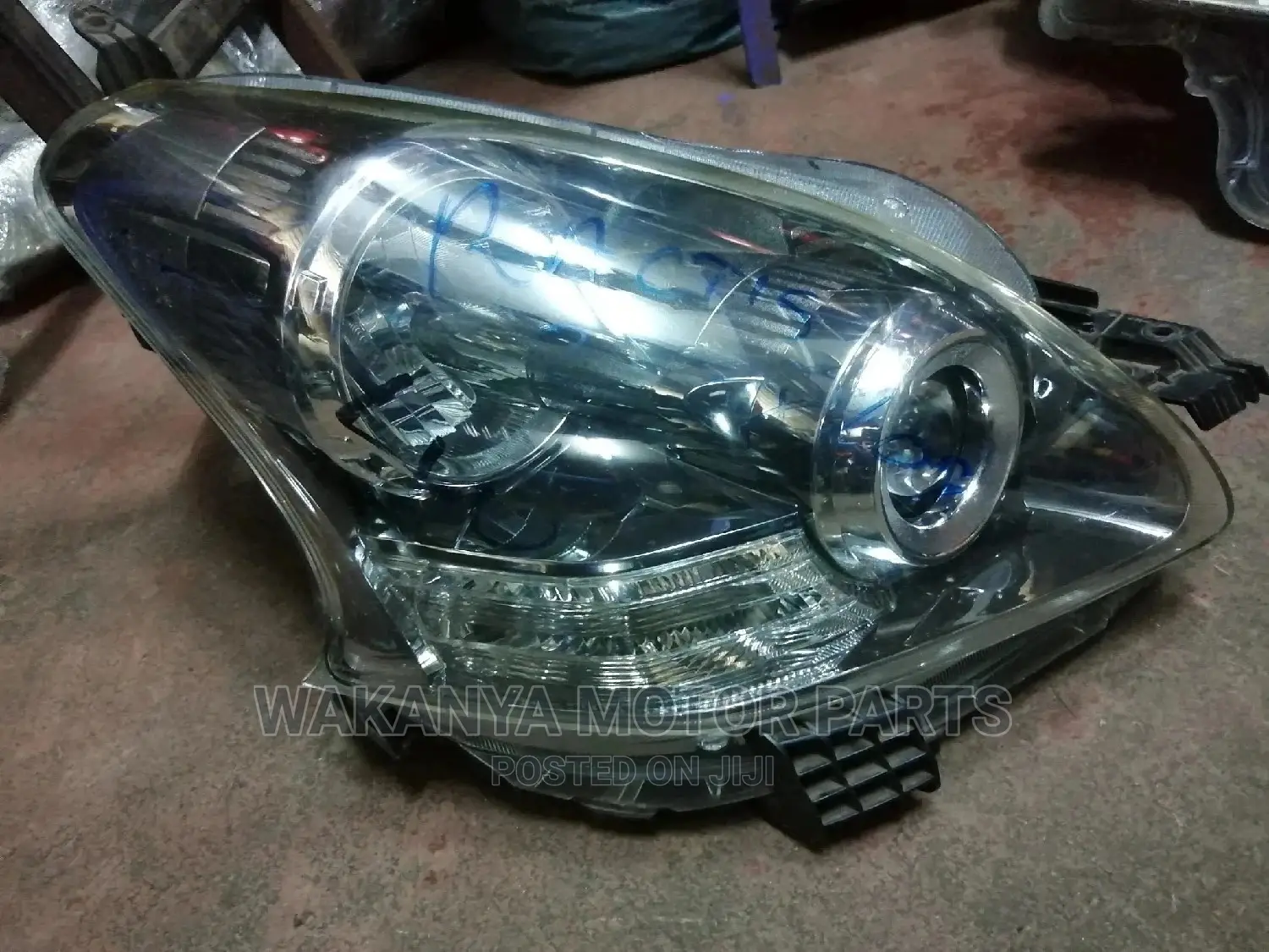 Toyota Ractis 2008/2010 Xenon Headlamp, Ex Japan Parts