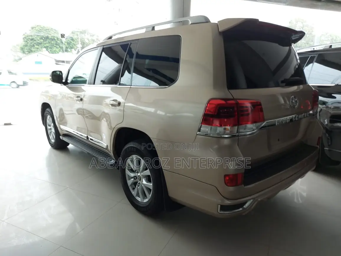 Toyota Land Cruiser 2016 4.6 V8 ZX Gold