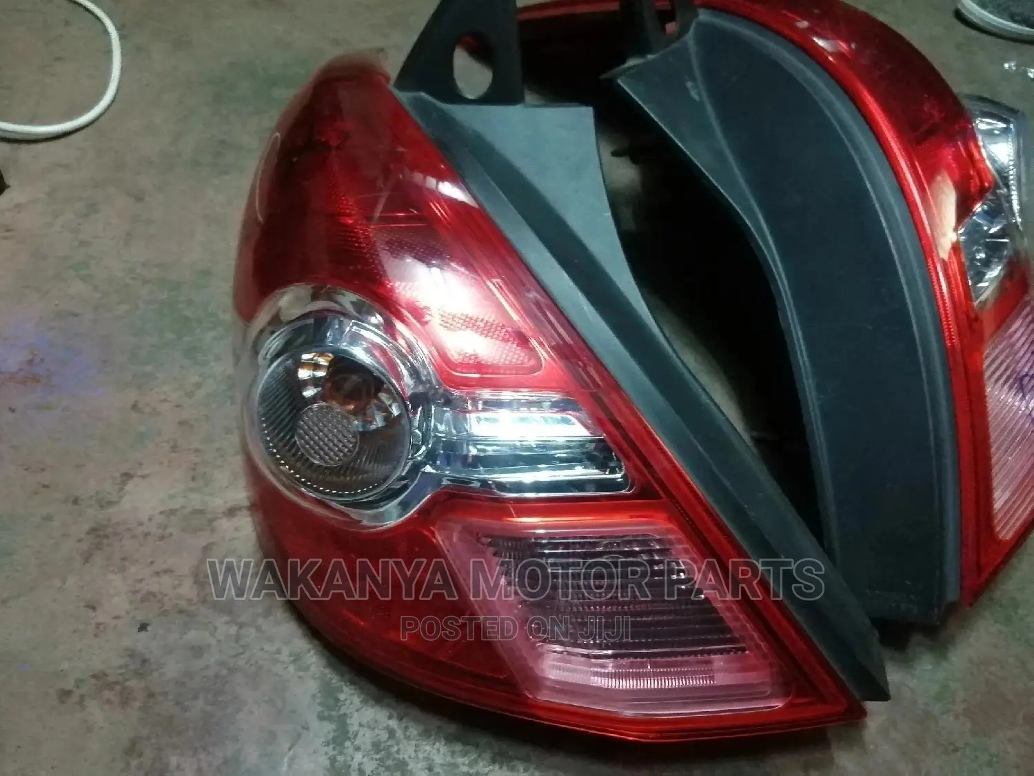 Nissan Tiida Tail Lamps 2008/2010 Station Wagon, Ex Japan