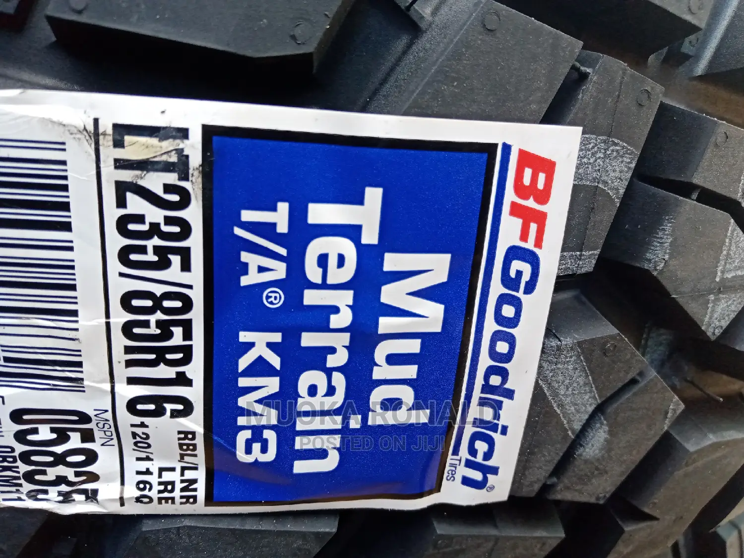 235/85r16 Bf Goodrich Tyre (A/T Km3 Made in U.S.A