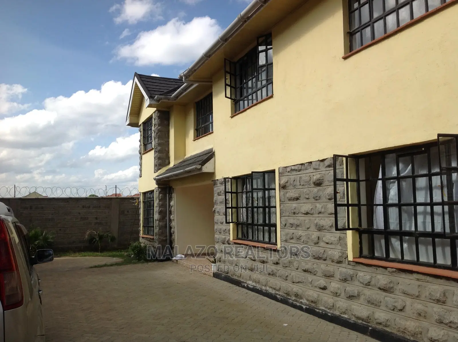 3bdrm Townhouse/Terrace in Kiungani, Gateway Mall Area for sale