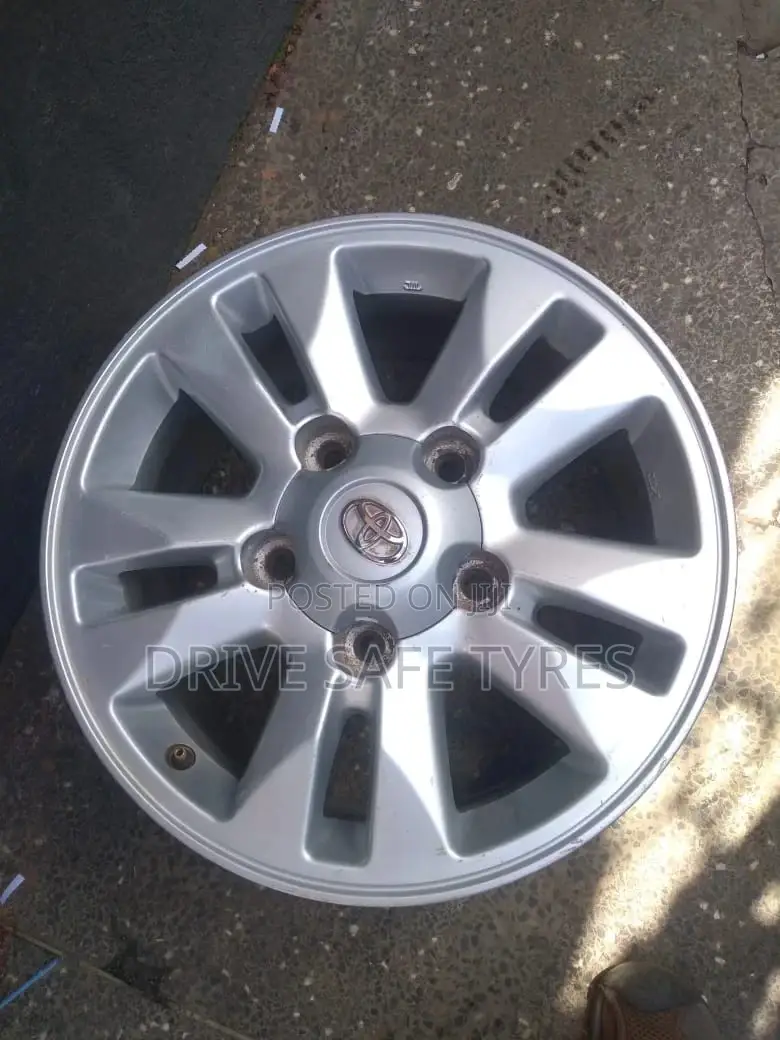 V8 Rims 17 Inch Set