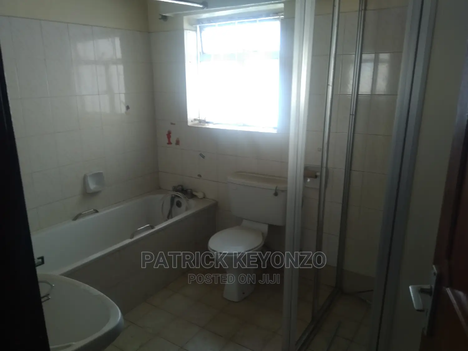 Modern 4bedroomed Mansion , Dsq Garage to Let