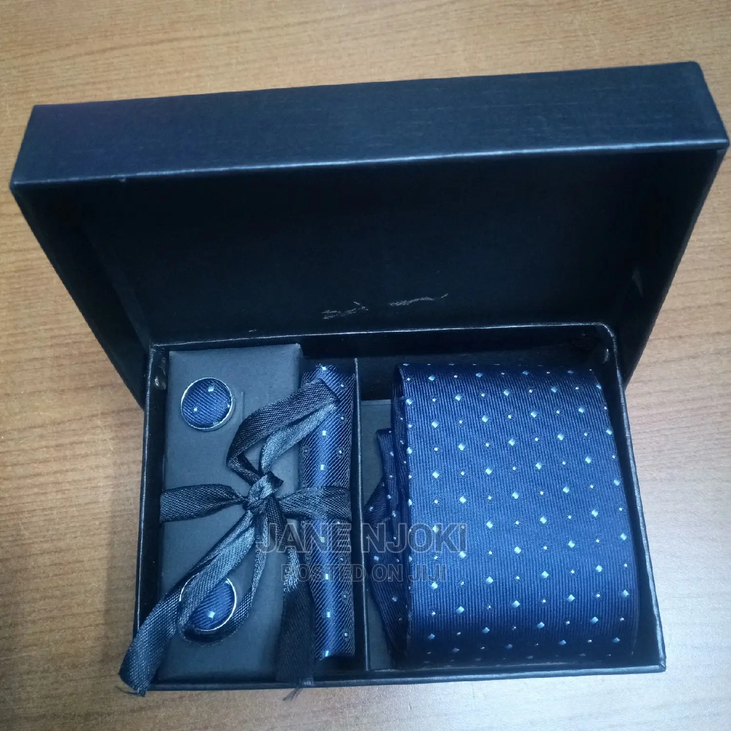 Packed Tie