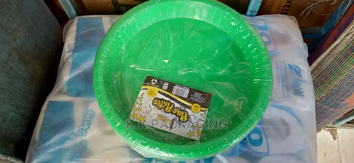 Disposable Plastic Plates