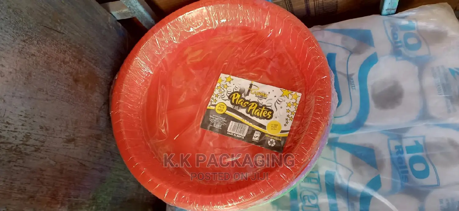 Disposable Plastic Plates