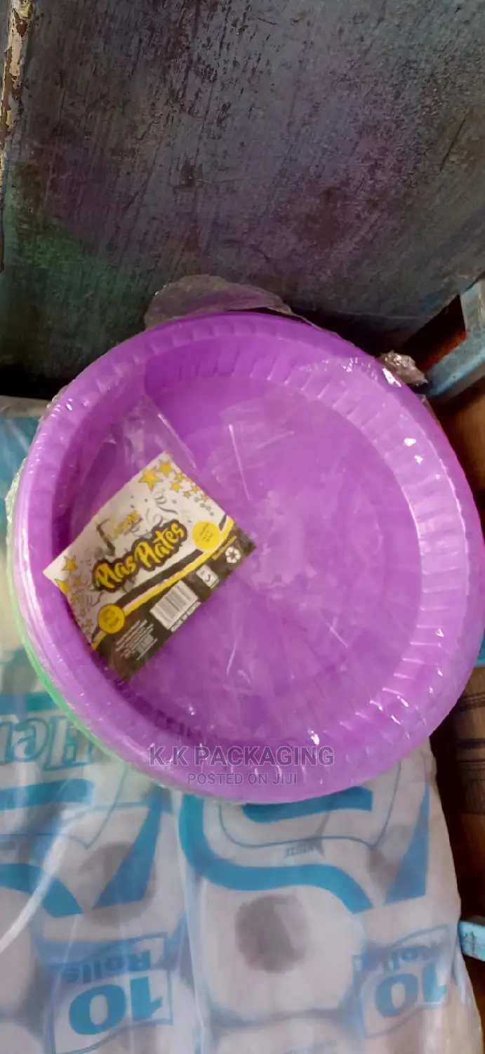 Disposable Plastic Plates