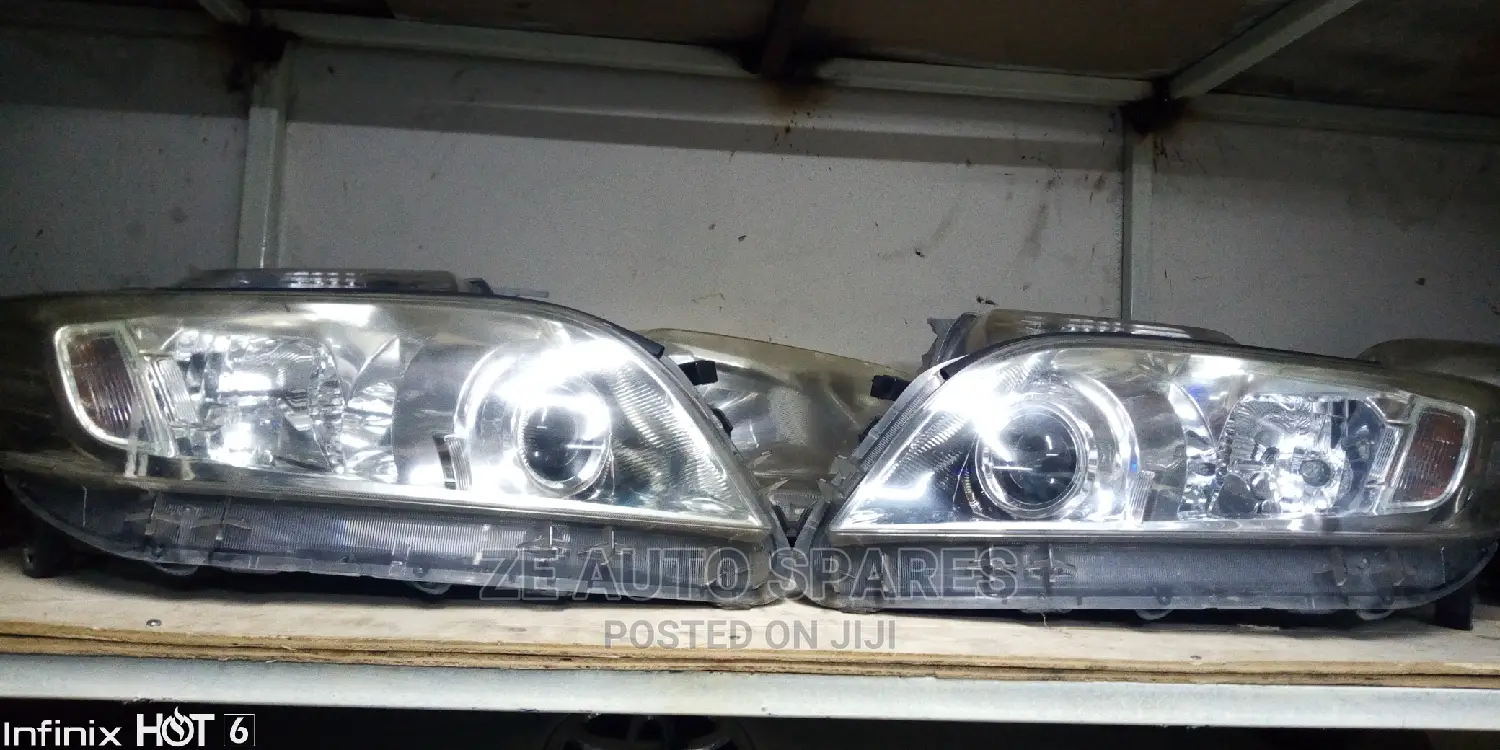Headlights for Toyota Van Guard