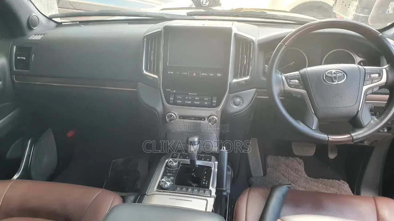 Toyota Land Cruiser 2016 Black