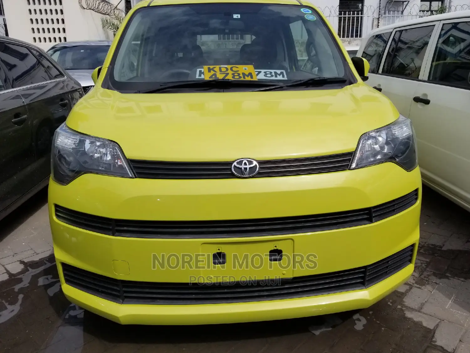 Toyota Spade 2015 Yellow