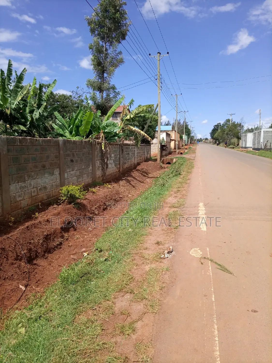 1/8 Plot Annex Touching Feeder Tarmac 200metres Main Tarmac