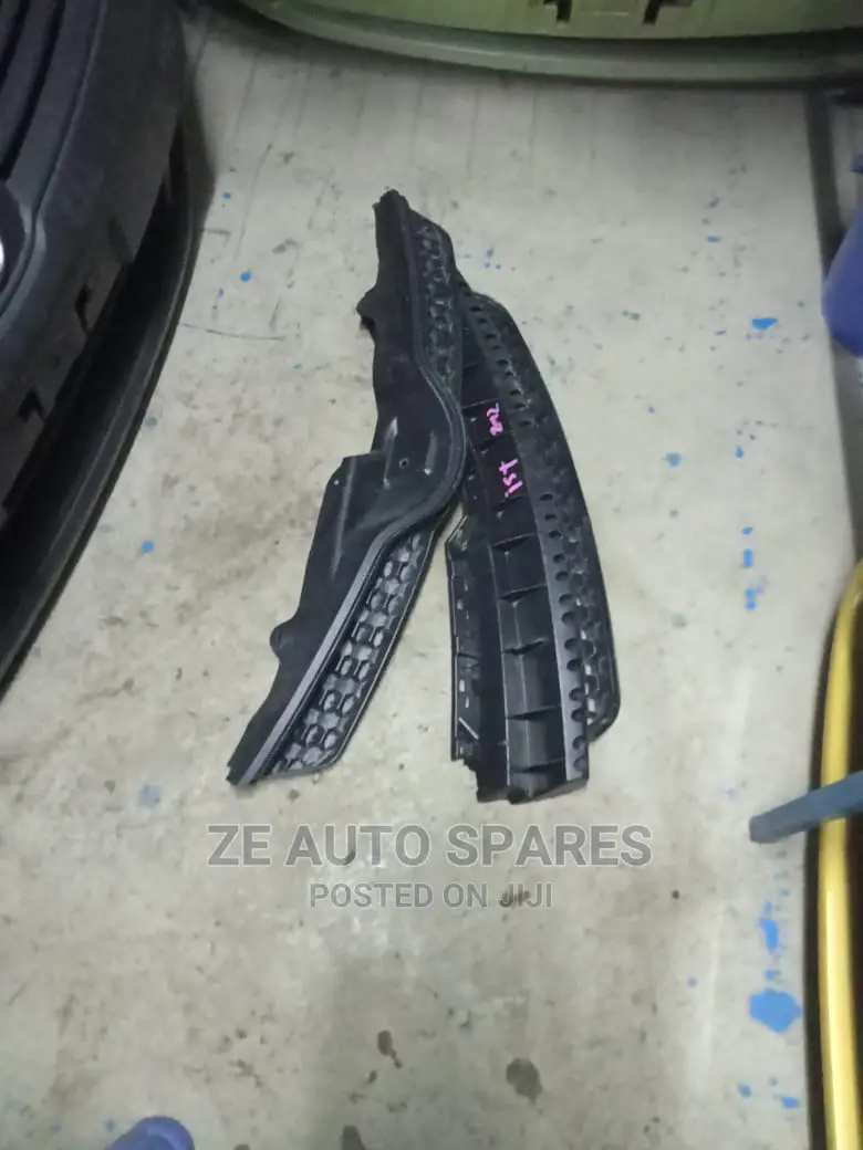 Toyota Ist New Shape Grill