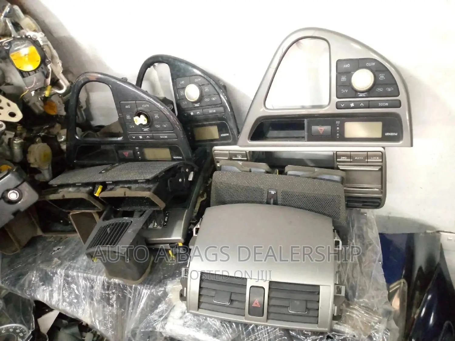 Toyota Wish a/C Controller's.