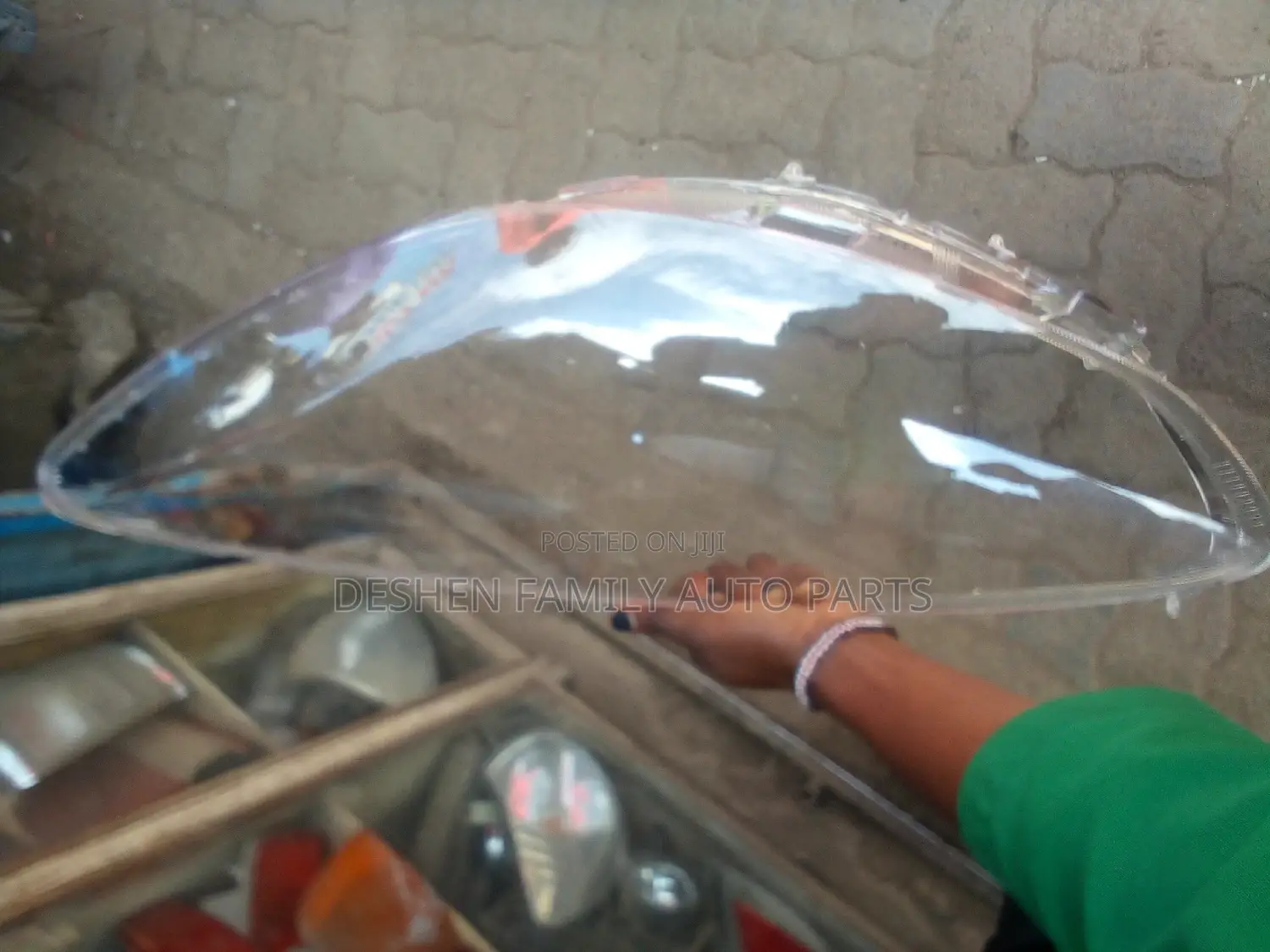 Crown Head Lens