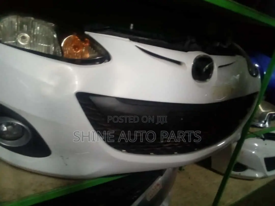 Mazda Demio Nose Cut