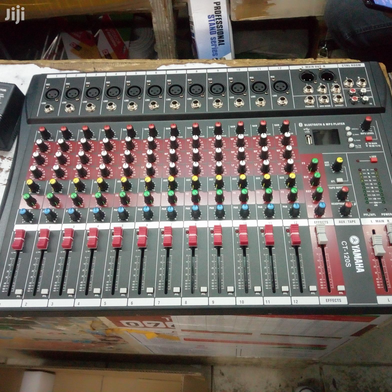 Plain Mixer Yamaha