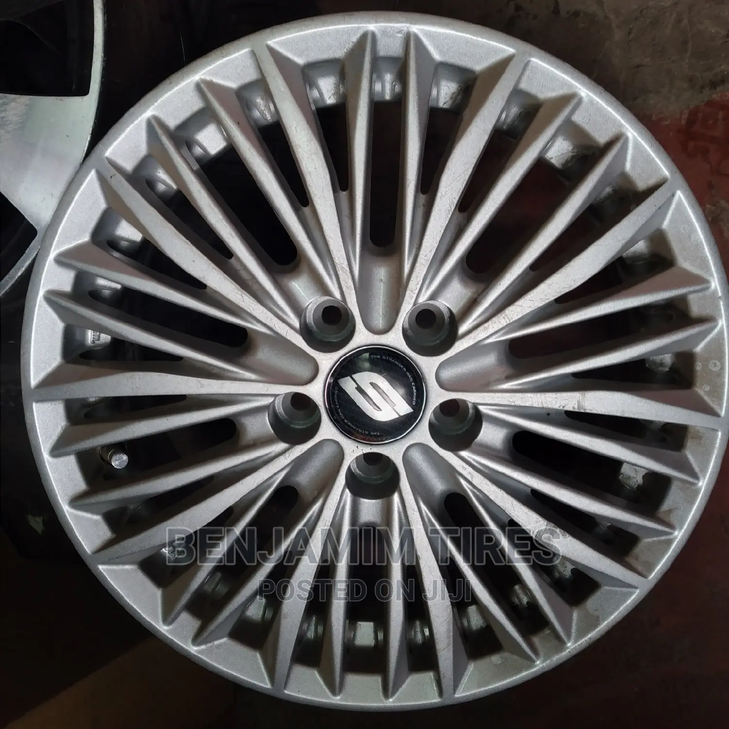 Strong and Durable Alloy Rims Size 15 Inch 5 Holes Set.