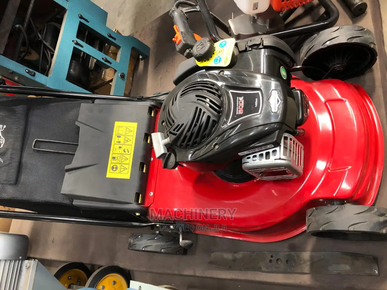 New Briggs and Stratton Lawn Mower