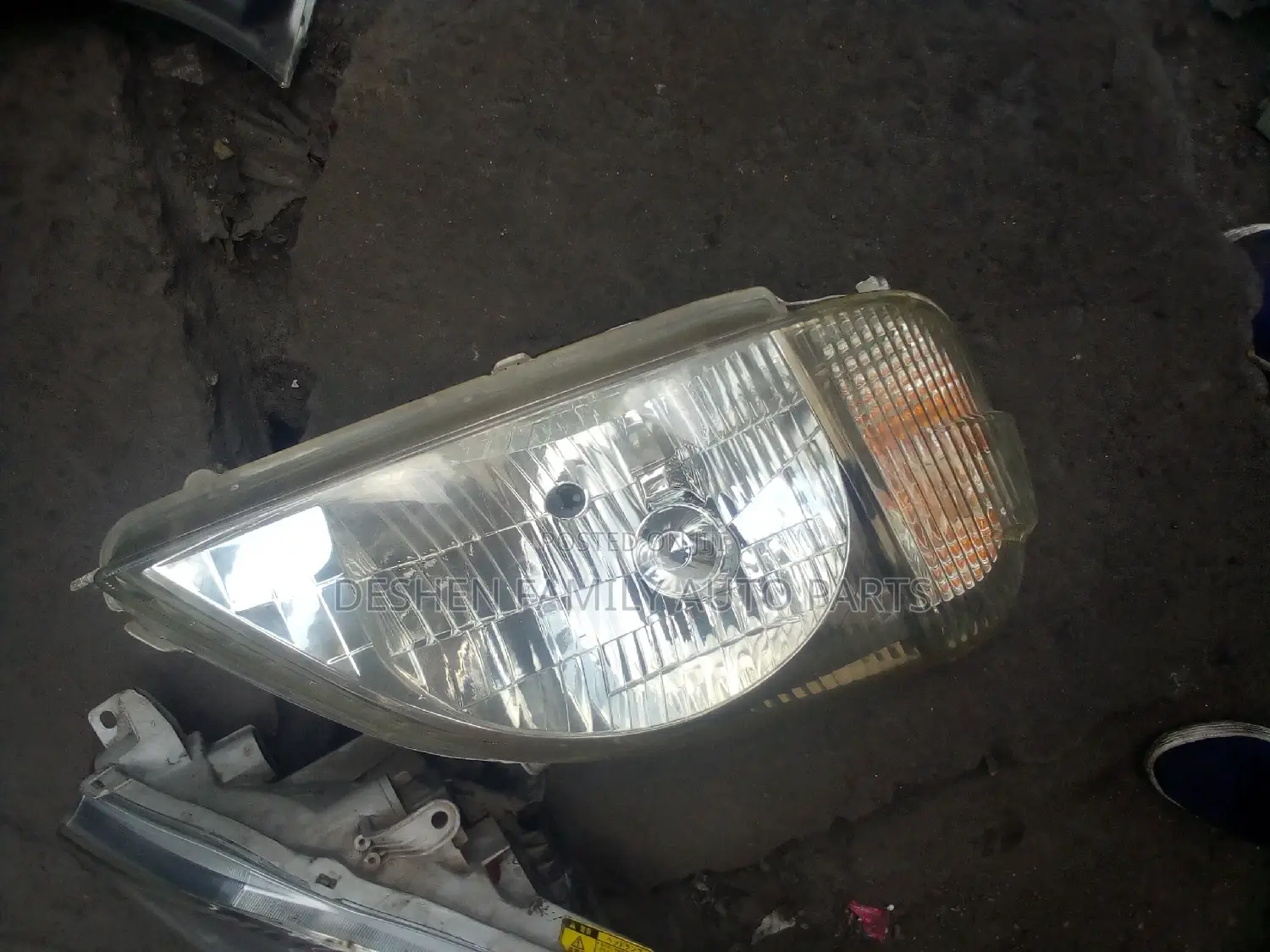 Nadia Headlight
