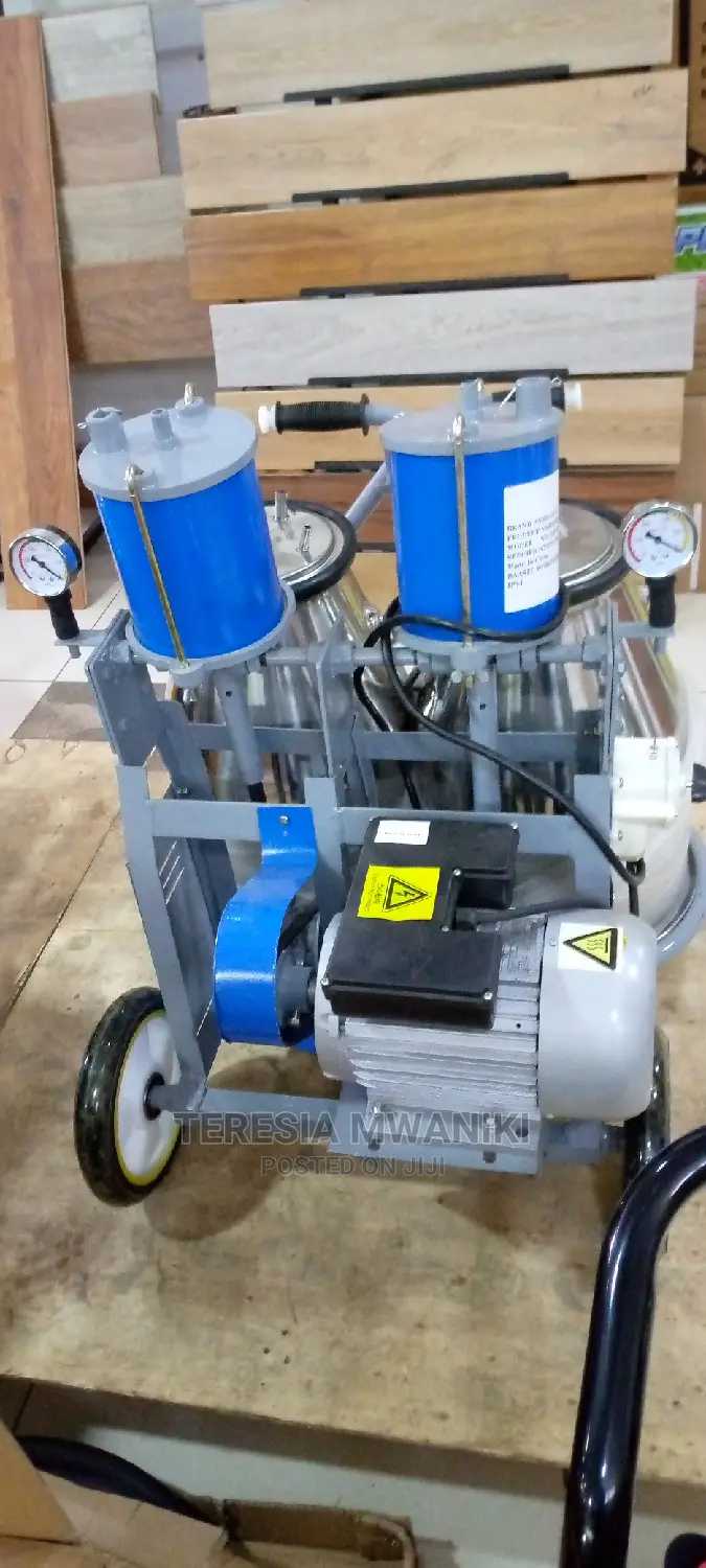 Double Bucket Milking Machine