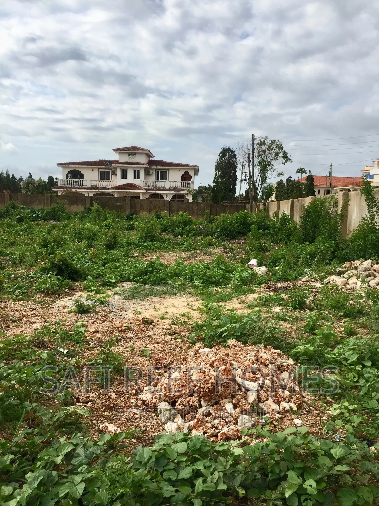 1/4 Acre for Sale in Shanzu Close to Ocean