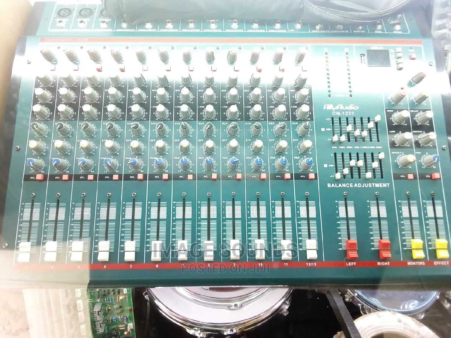 Powered Mixer 12 Channel
