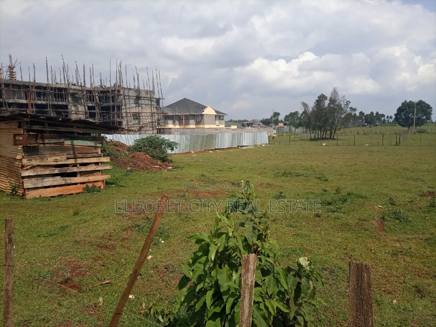 1/2 Acre Ideal for Flatzs in Kapseret With Title