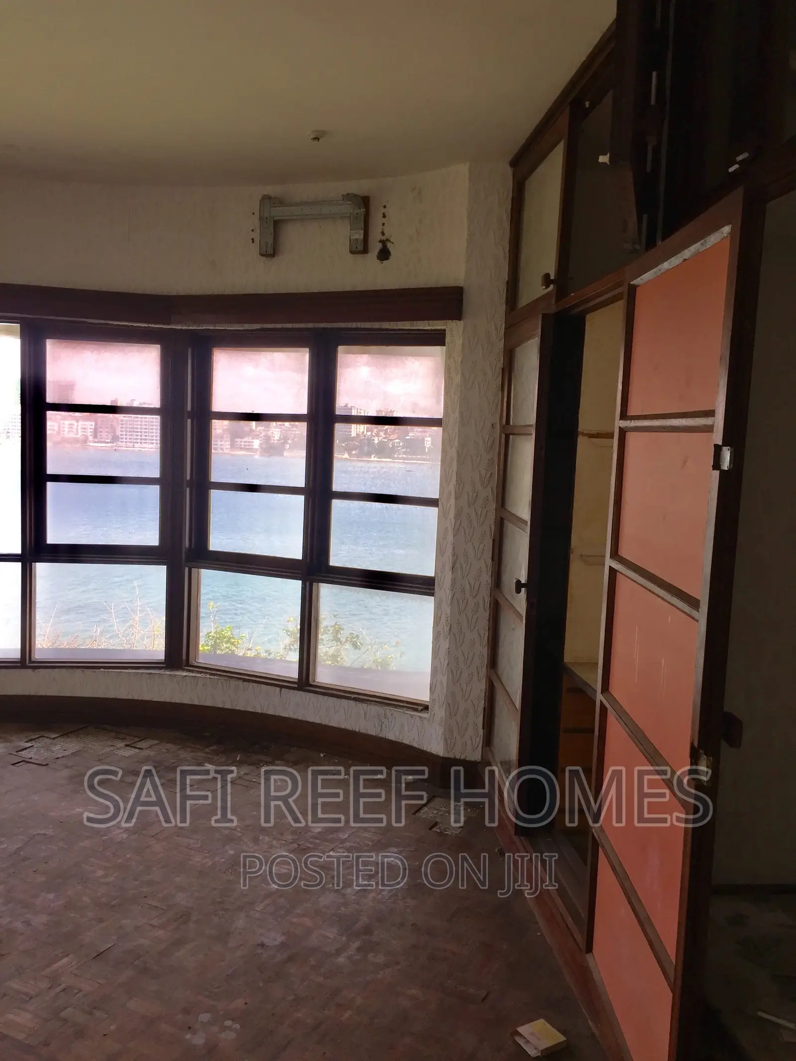 5bdrm Maisonette in Nyali for Sale