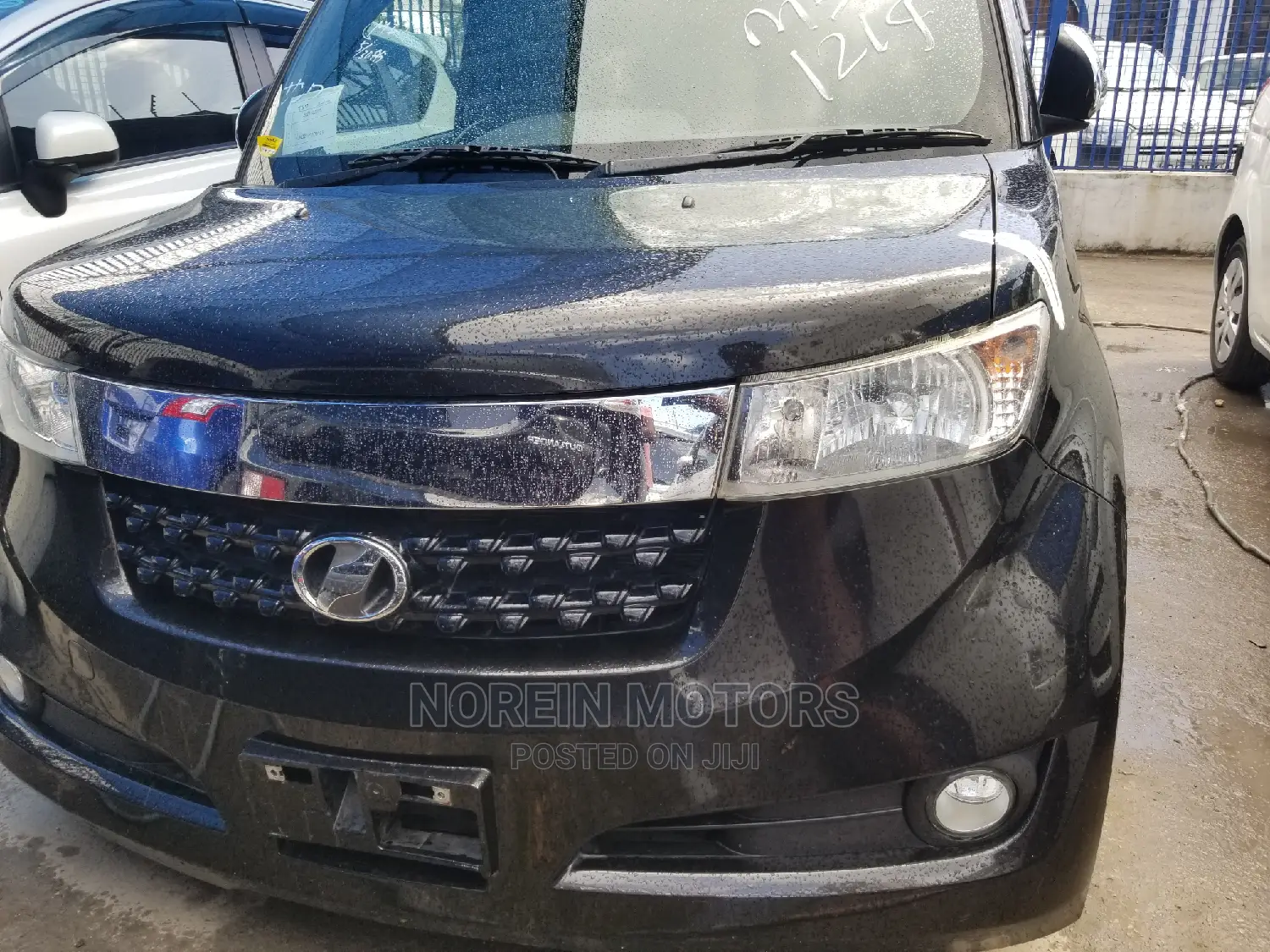 Toyota bB 2015 Blue