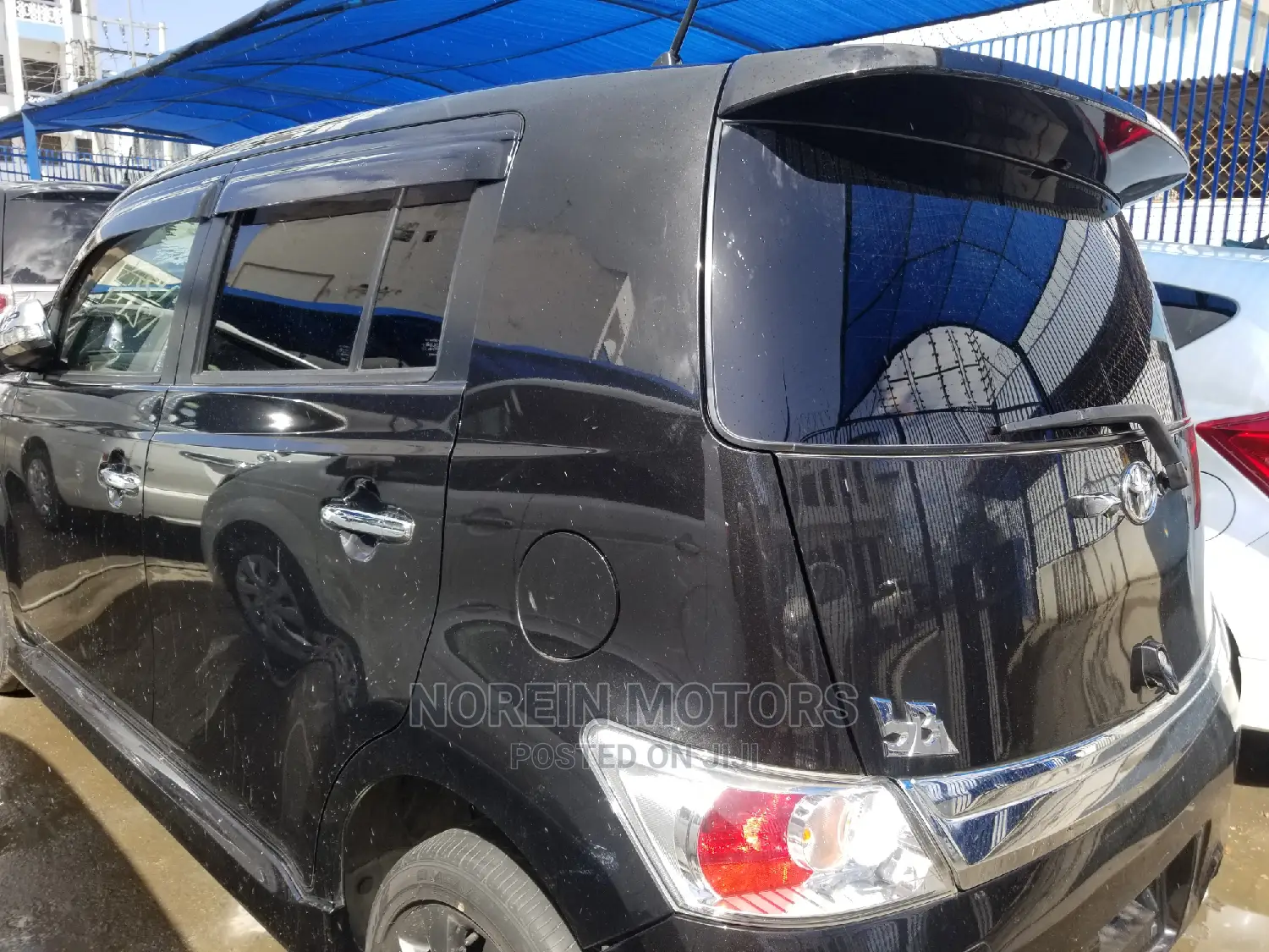 Toyota bB 2015 Blue