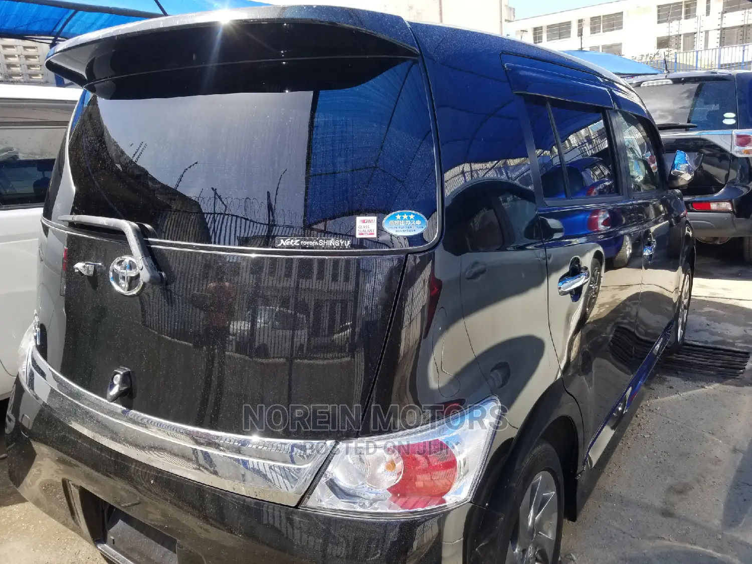 Toyota bB 2015 Blue