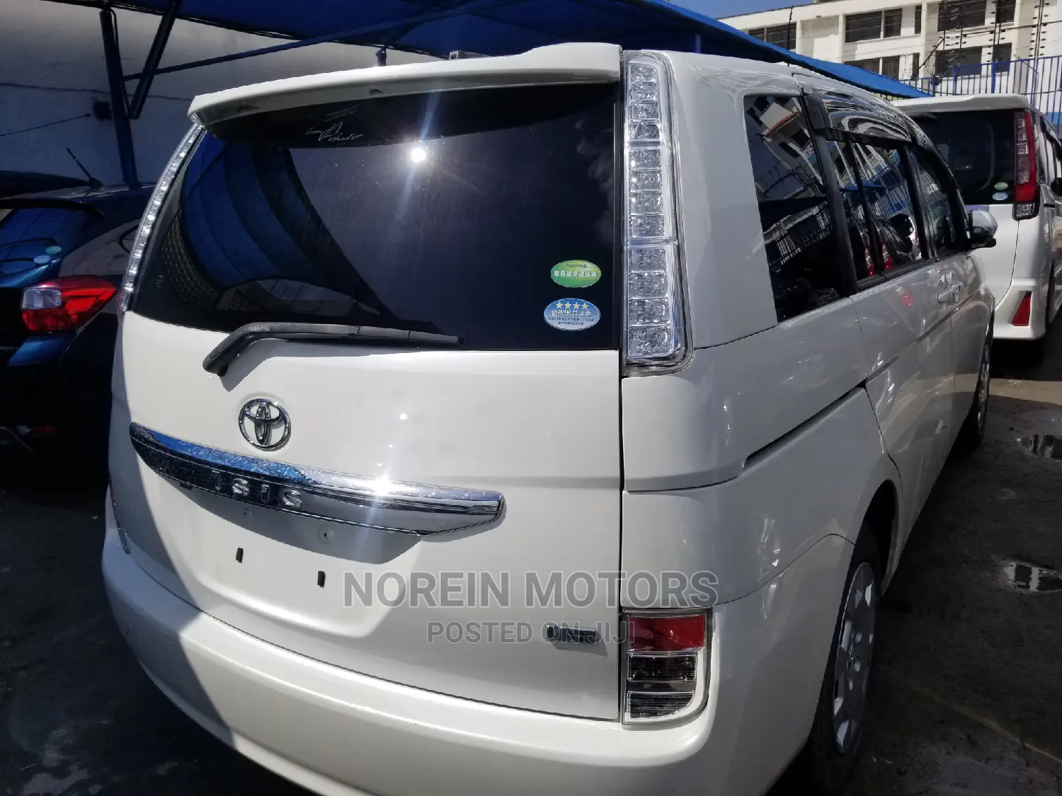 Toyota ISIS 2014 Pearl