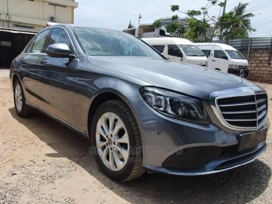 Mercedes-Benz C200 2018 Gray