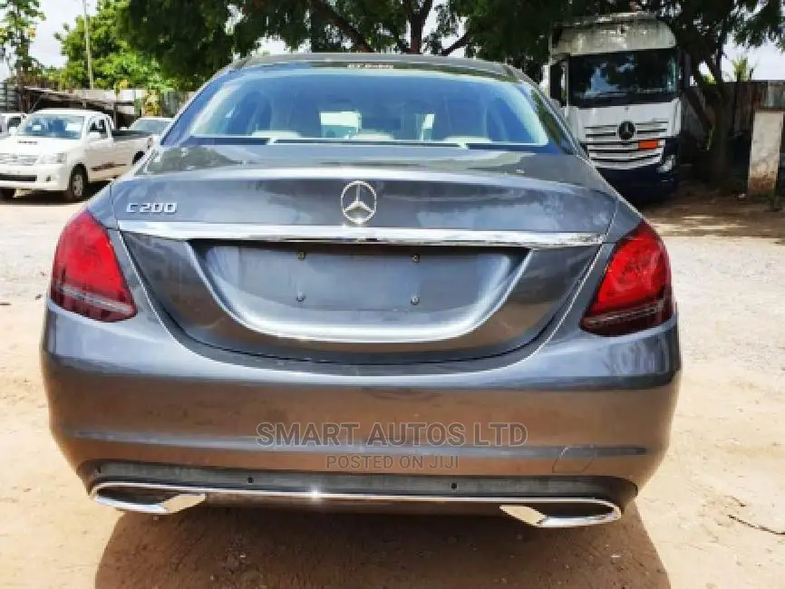 Mercedes-Benz C200 2018 Gray