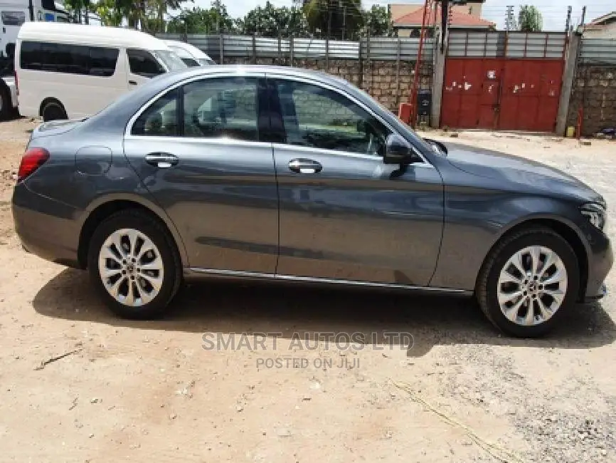 Mercedes-Benz C200 2018 Gray