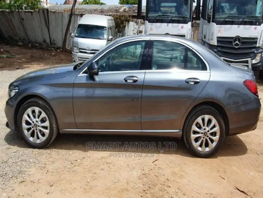 Mercedes-Benz C200 2018 Gray