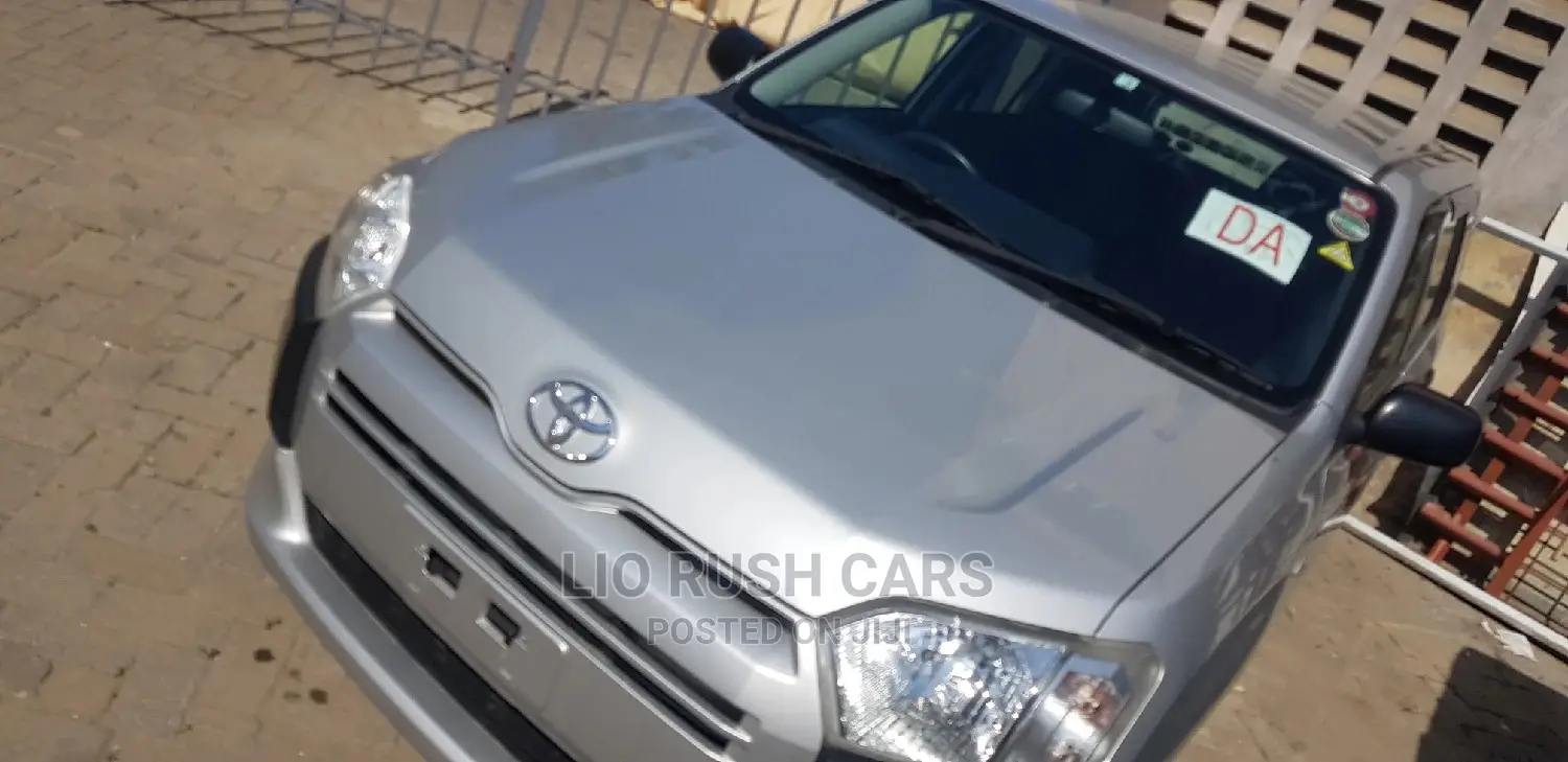 Toyota Probox 2017 Silver