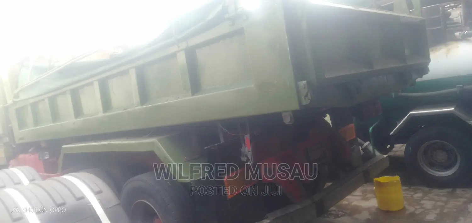 Tipper With Double Dif