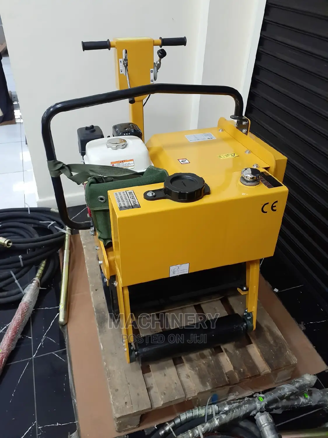 Single Drum Roller Machine