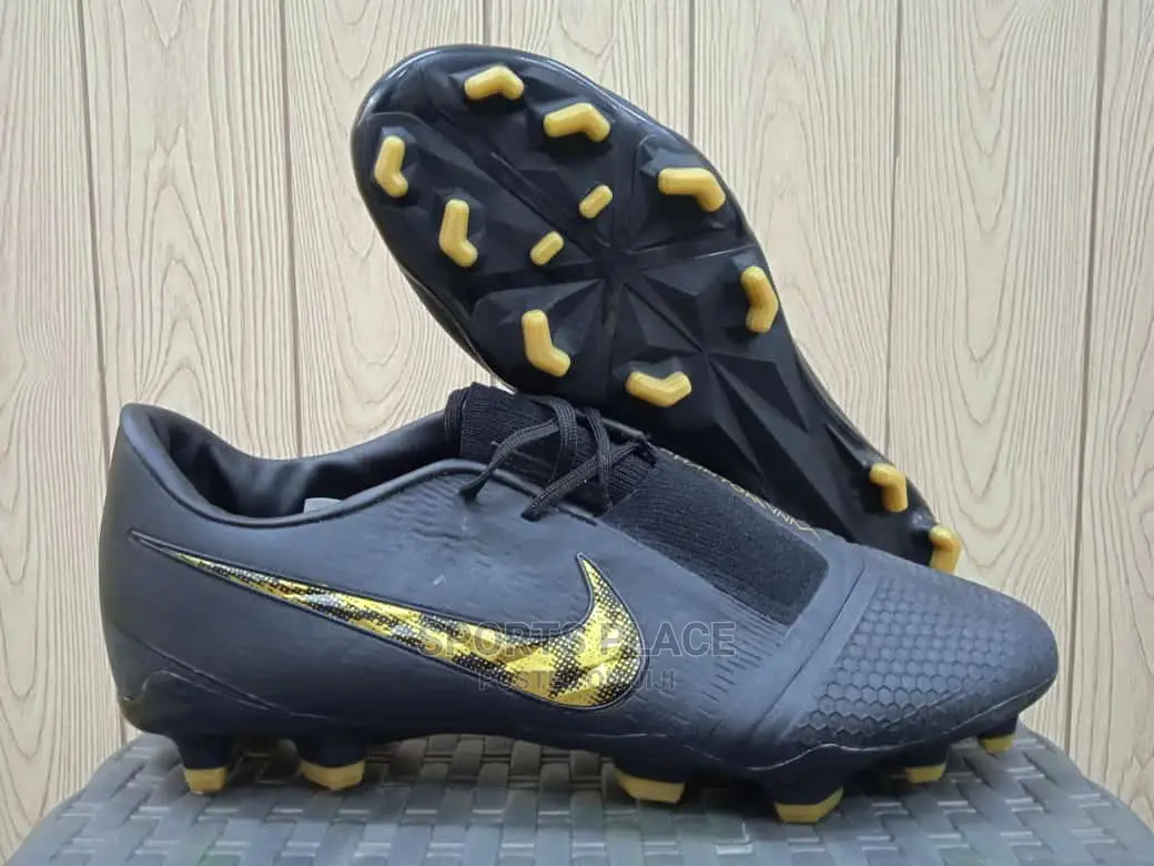 Nike Phantom Football Shoes Boots