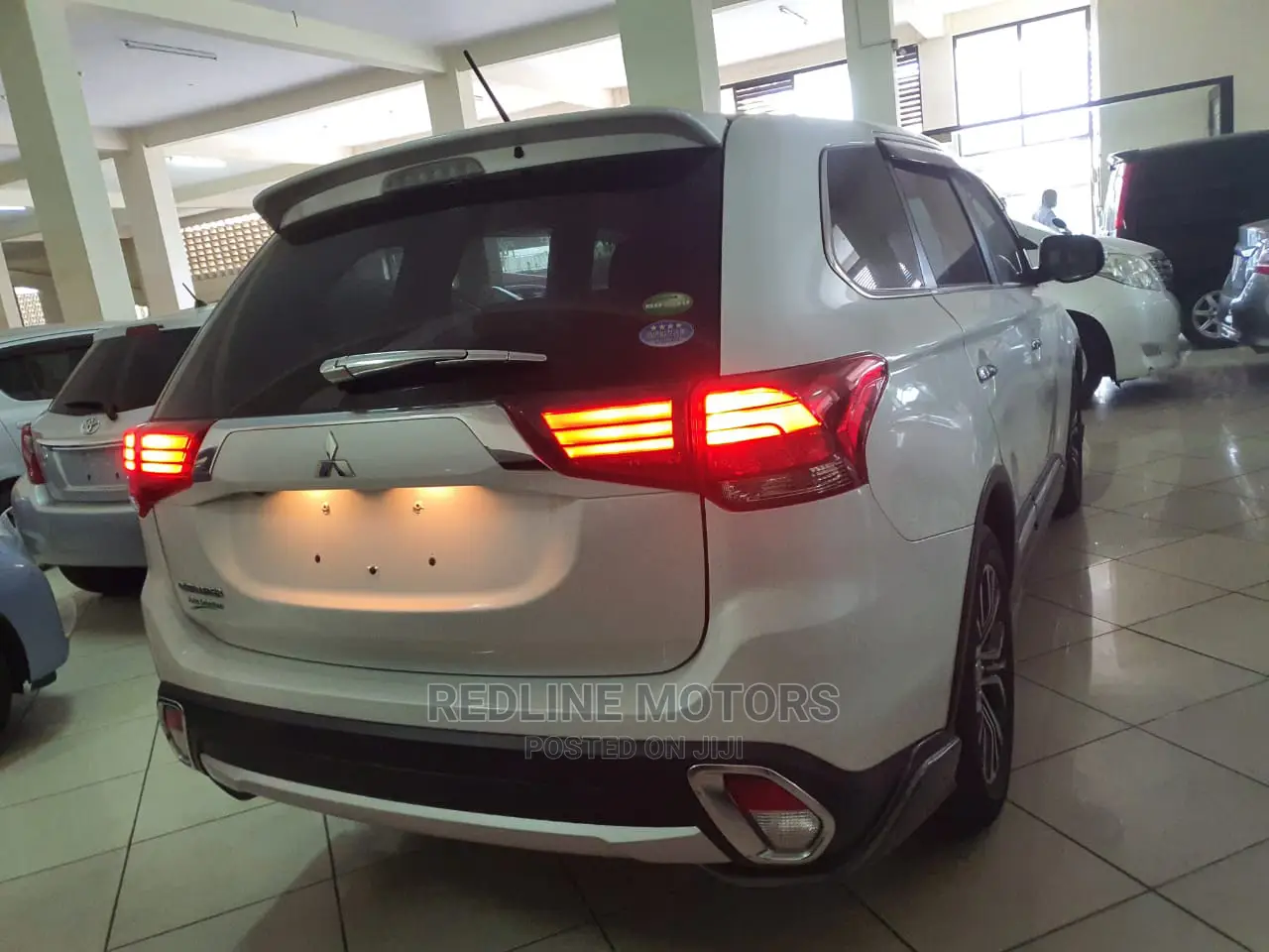 Mitsubishi Outlander 2016 White