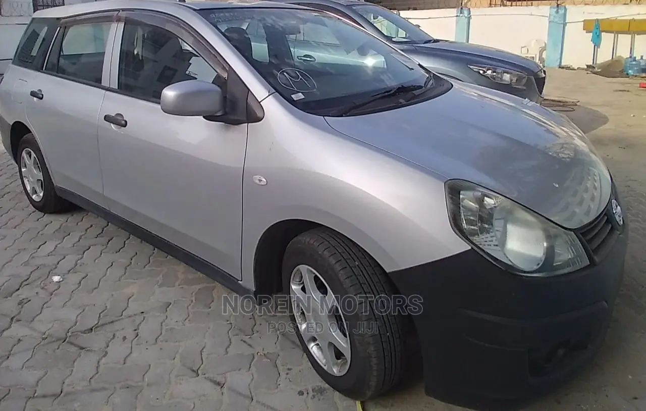 Nissan Advan 2014 Silver