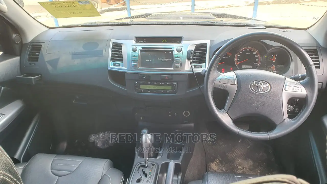 Toyota Hilux 2016 Black