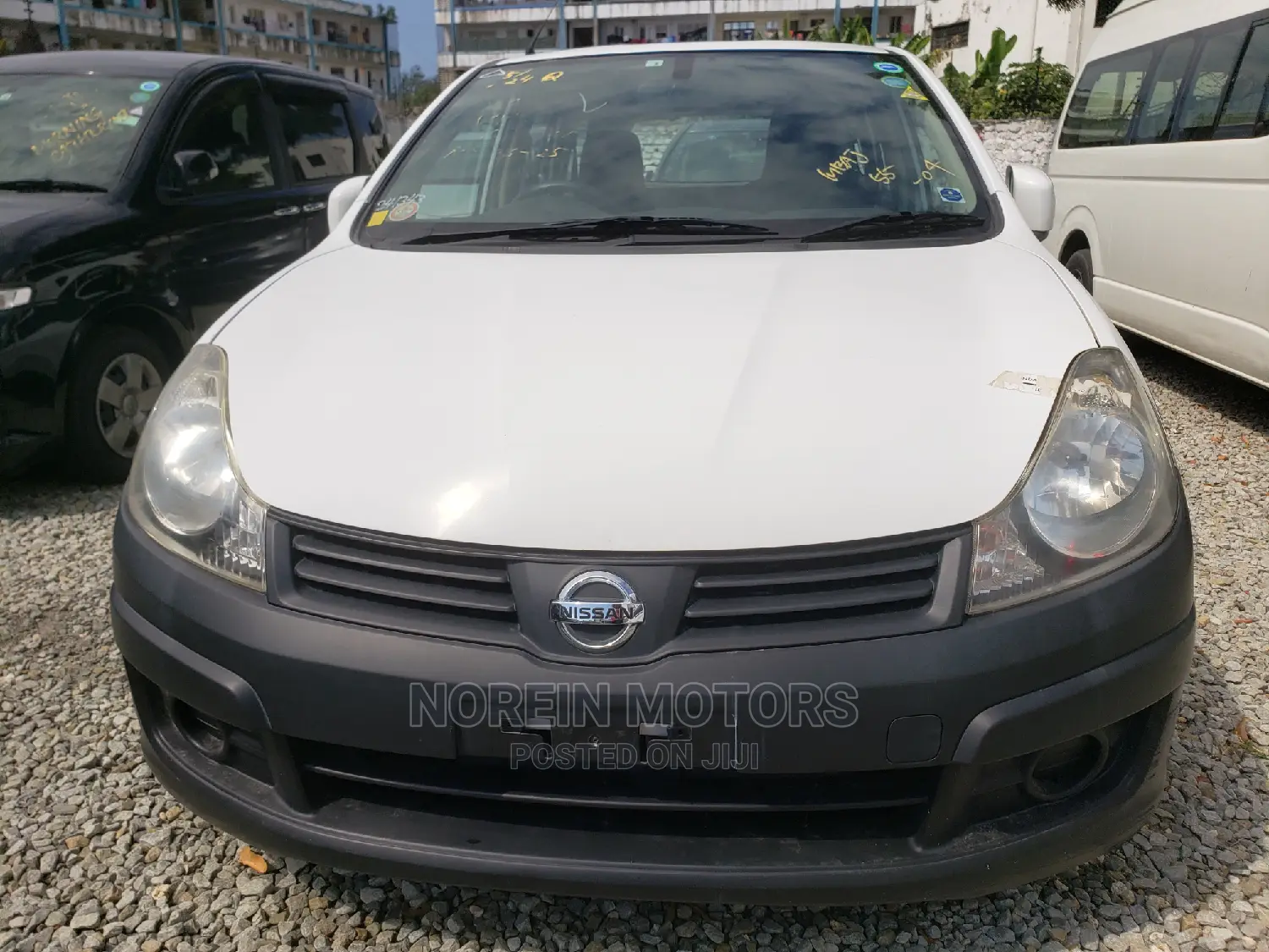 Nissan Advan 2015 Off White
