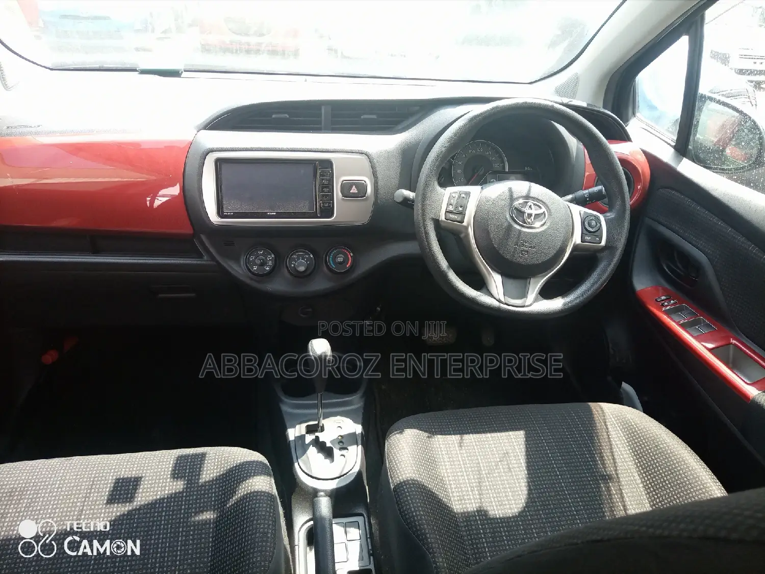 Toyota Vitz 1.0 FWD 5dr 2015 Black
