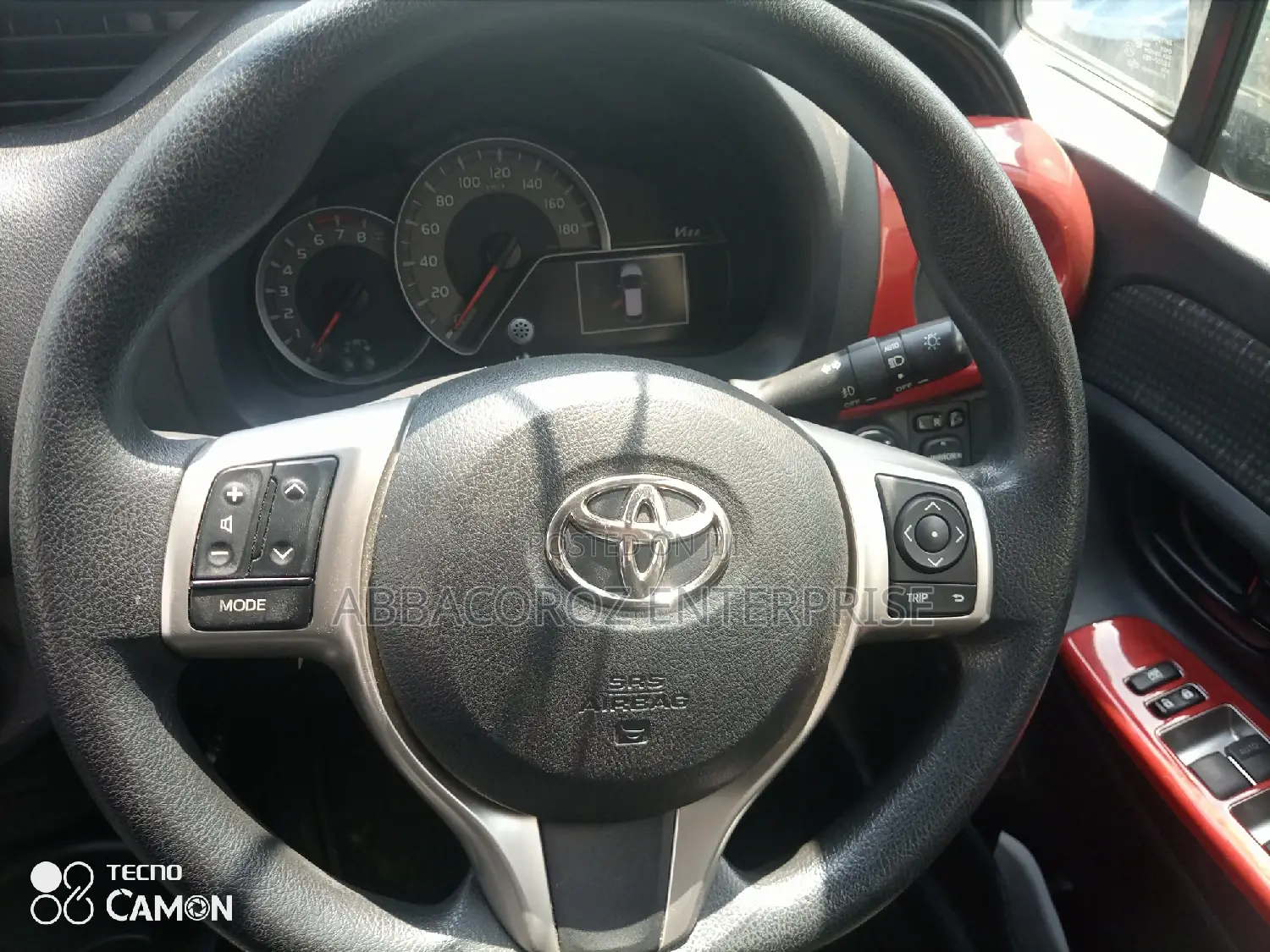 Toyota Vitz 1.0 FWD 5dr 2015 Black