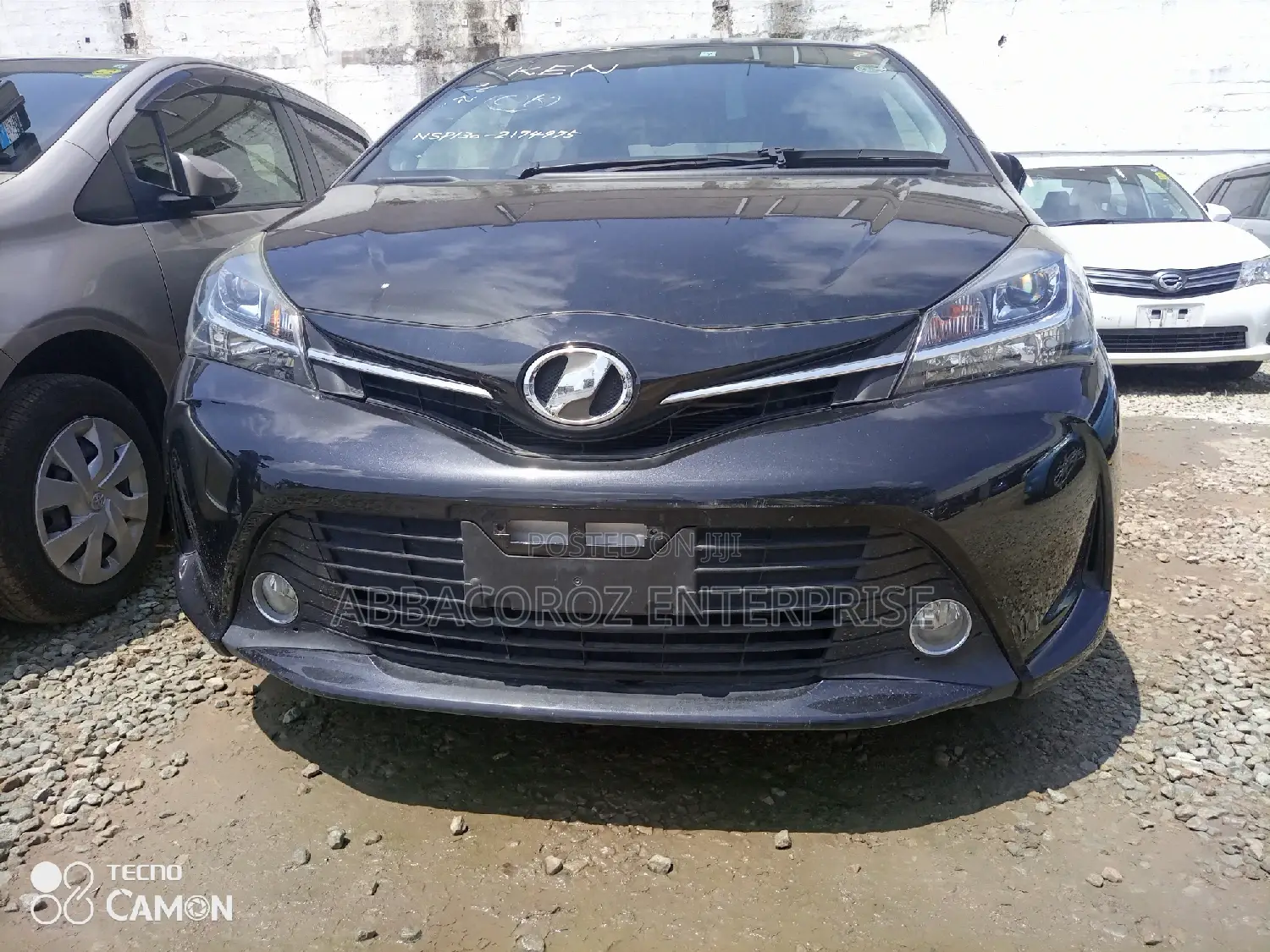 Toyota Vitz 1.0 FWD 5dr 2015 Black
