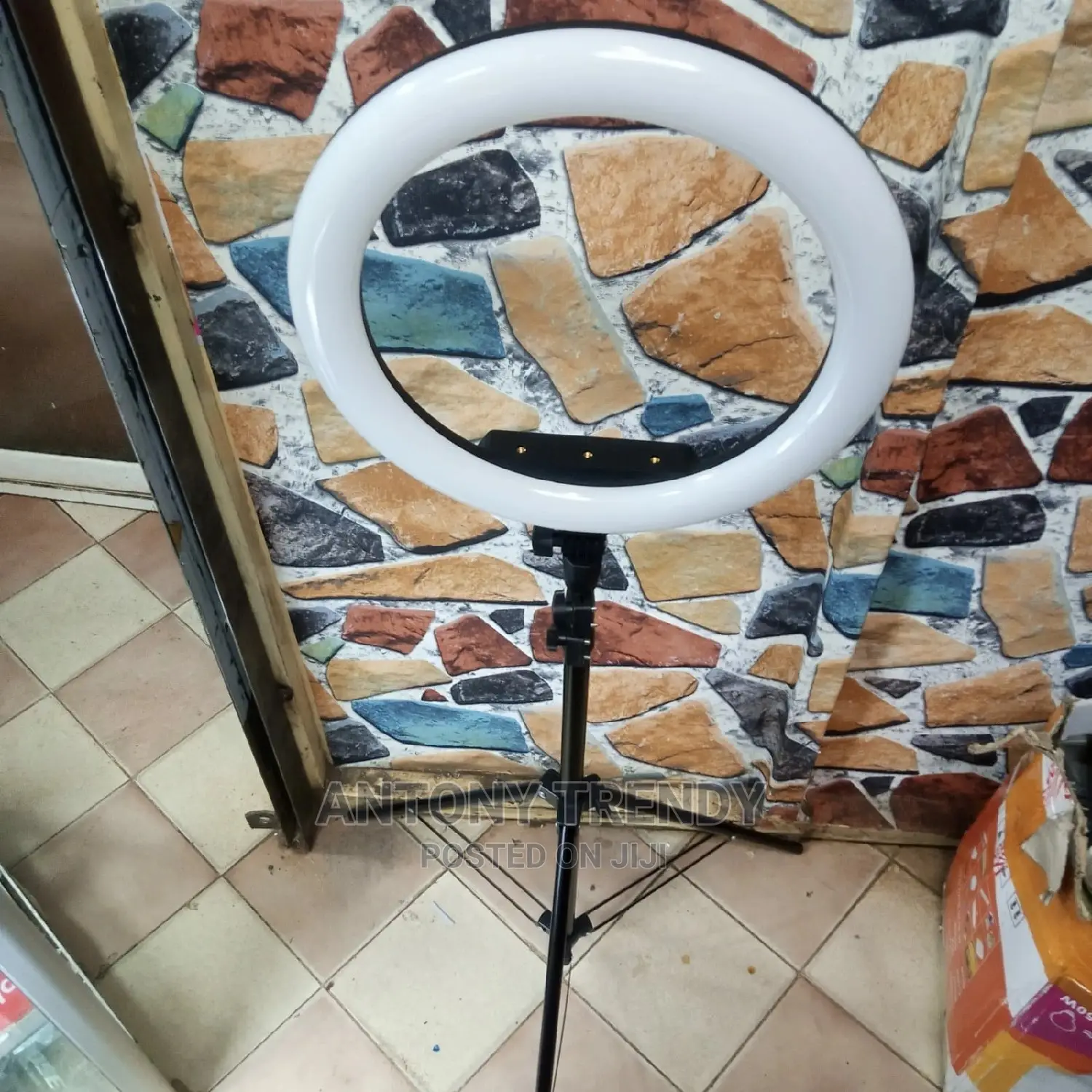 14 Inch Ring Light With Three Holders And Tripod