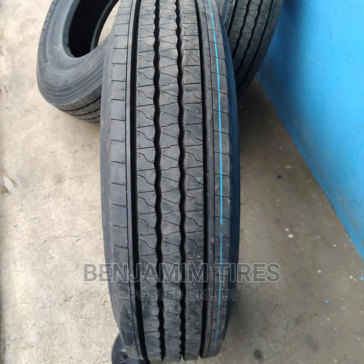 Hankook Tires Sizes 9.5R17.5 Tubeless.